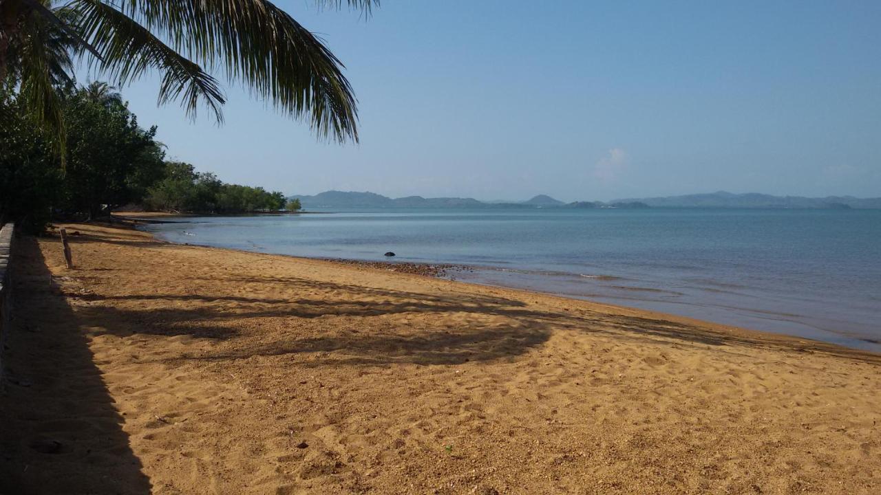 Peony Villa, 3 Bedroom Beachfront Pool * Koh Chang