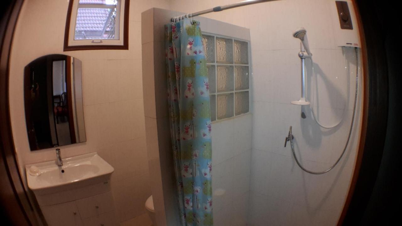 Peony Villa, 3 Bedroom Beachfront Pool Holiday home Koh Chang