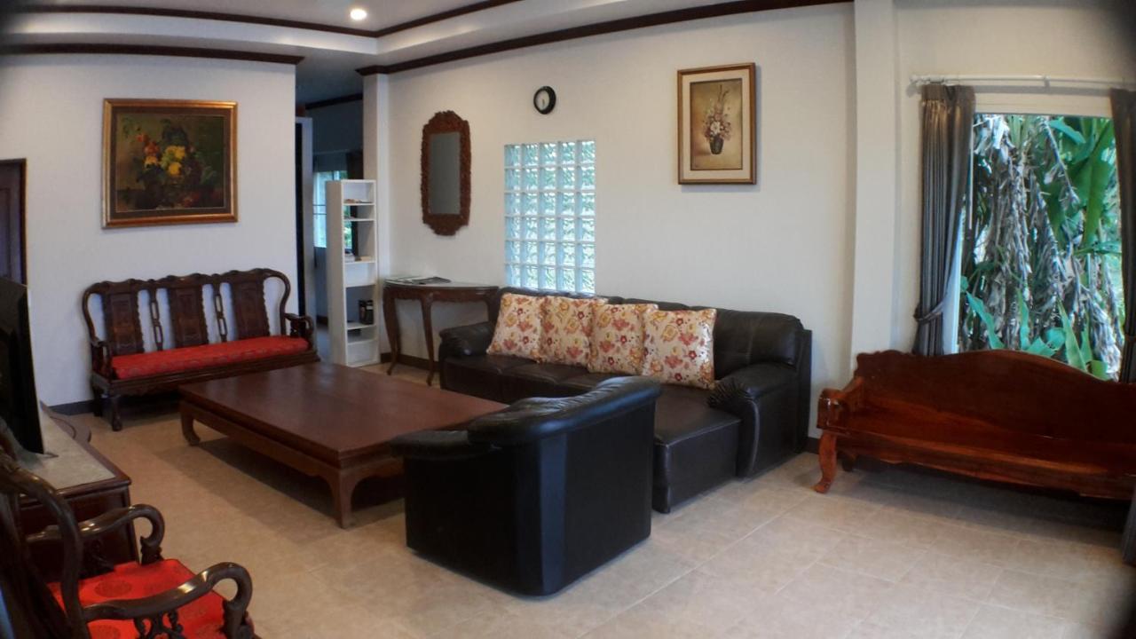 Peony Villa, 3 Bedroom Beachfront Pool
